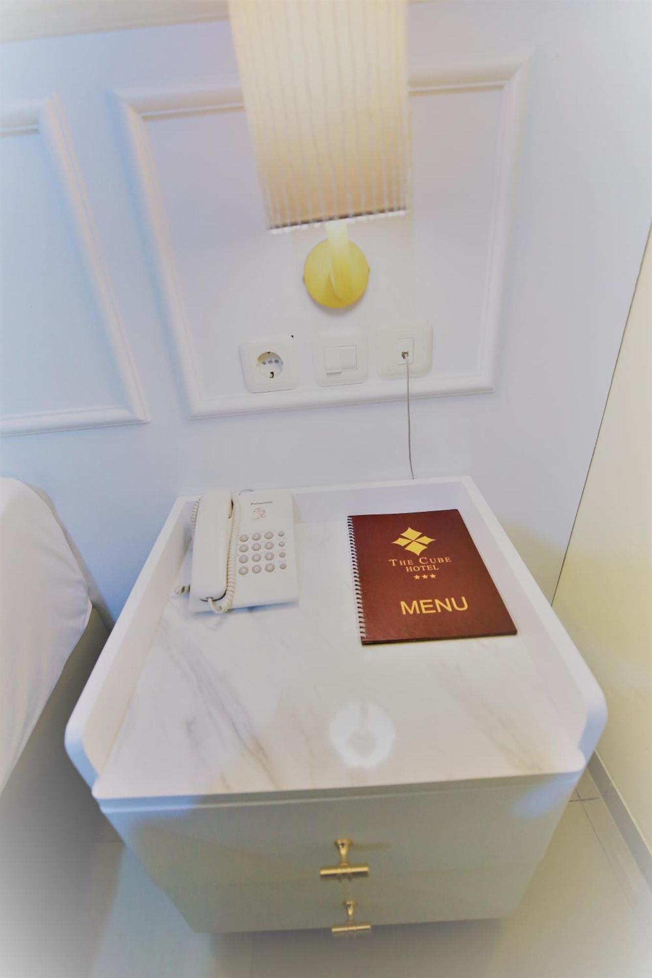 The Cube Hotel Malioboro, Azana Hotels Collection Yogyakarta Extérieur photo