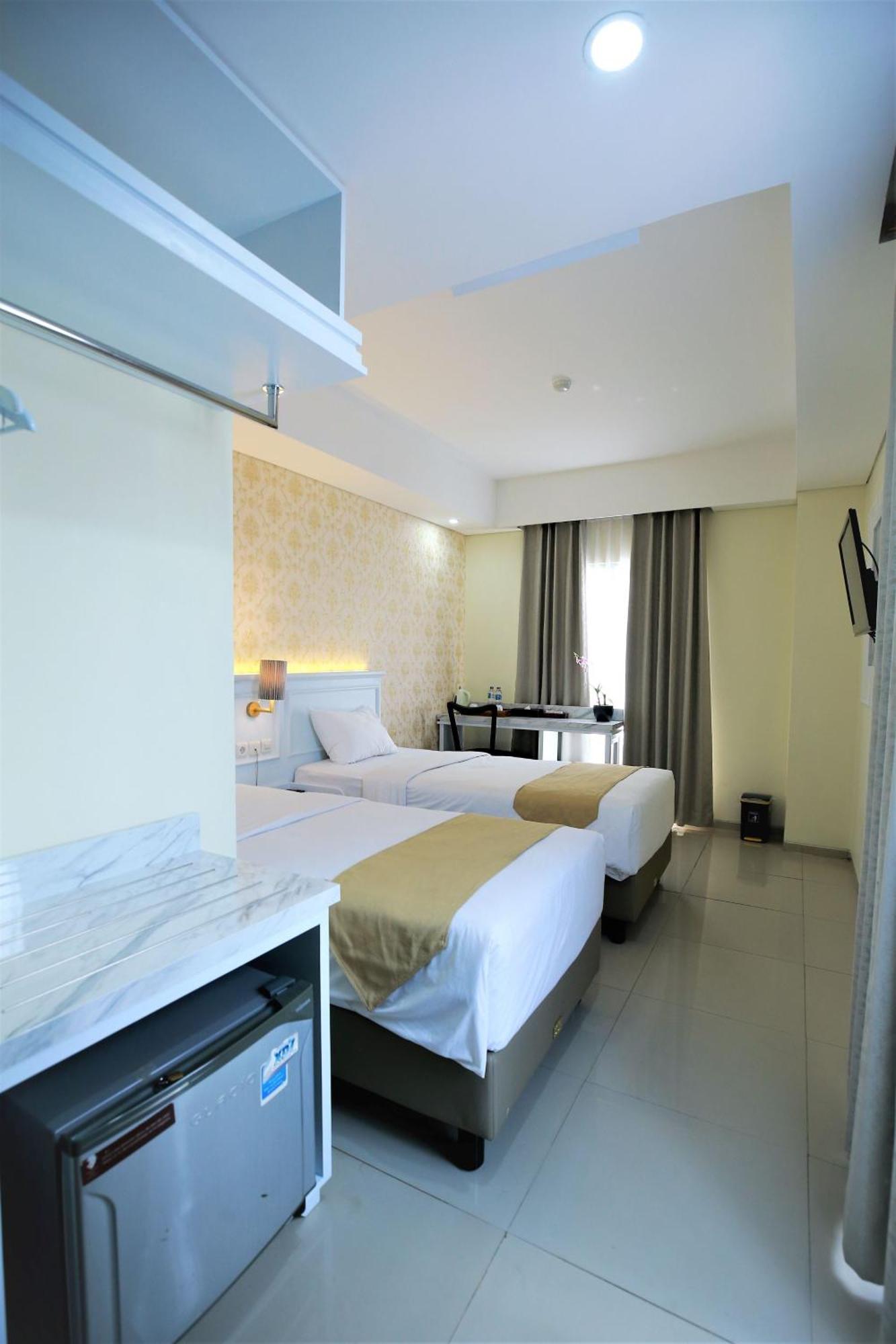 The Cube Hotel Malioboro, Azana Hotels Collection Yogyakarta Extérieur photo