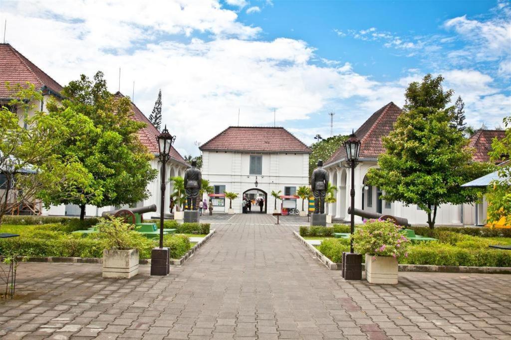 The Cube Hotel Malioboro, Azana Hotels Collection Yogyakarta Extérieur photo