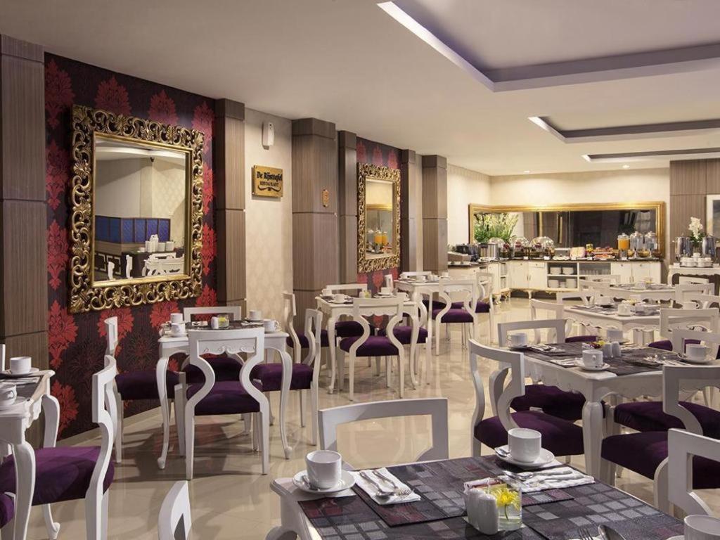 The Cube Hotel Malioboro, Azana Hotels Collection Yogyakarta Extérieur photo