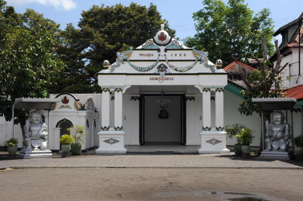 The Cube Hotel Malioboro, Azana Hotels Collection Yogyakarta Extérieur photo