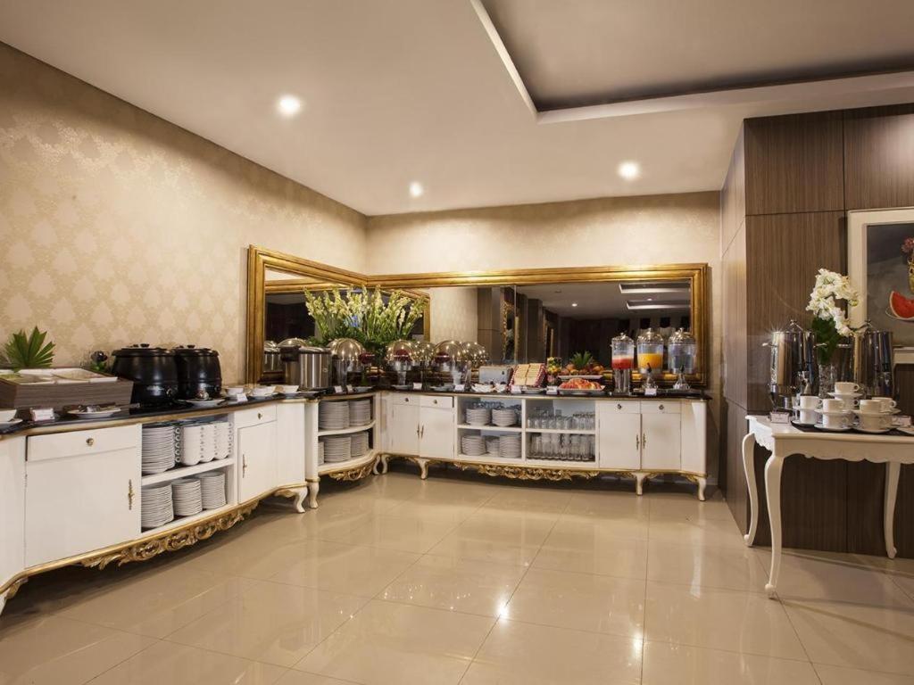 The Cube Hotel Malioboro, Azana Hotels Collection Yogyakarta Extérieur photo